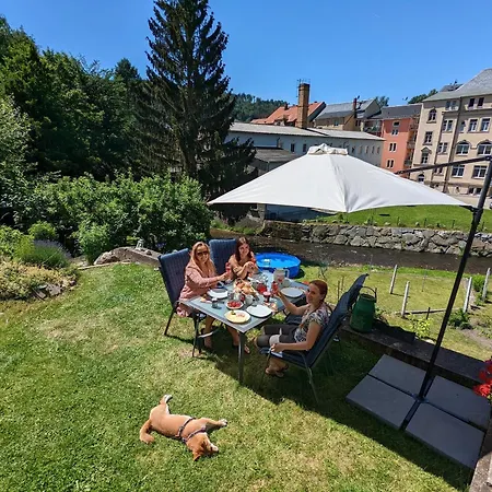 Uo2 - Urlaubsmagie - Garten, Whirlpool, Sauna * Sebnitz